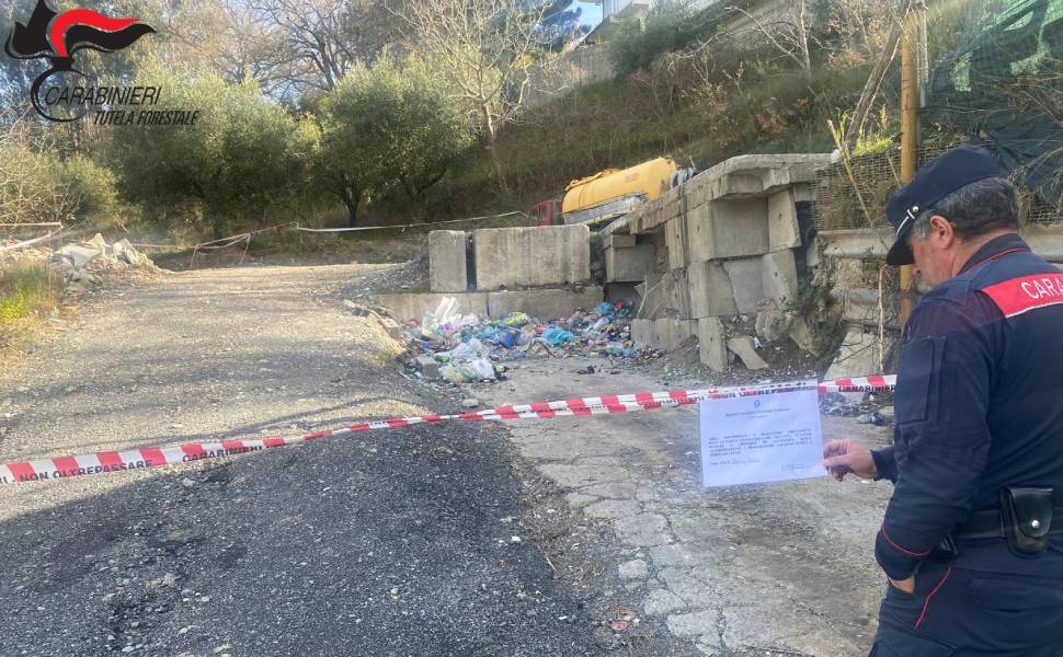 sequestro rifiuti area lago