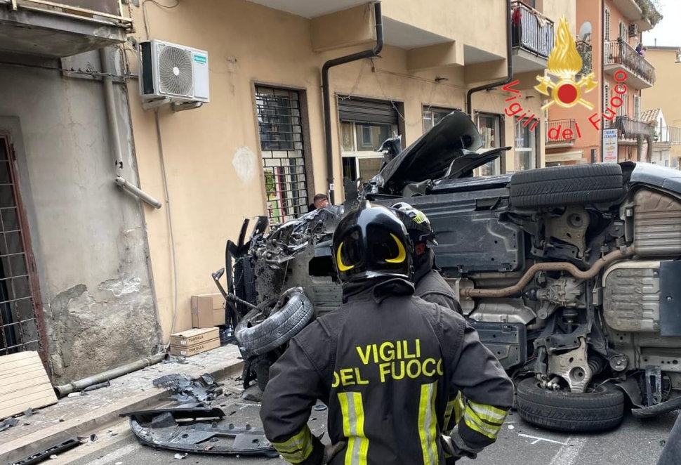 Auto ribaltata lamezia_2