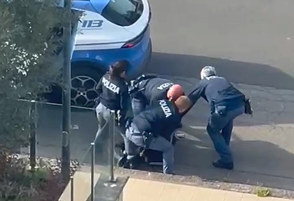 Fermo Carchidi Via degli stadi polizia