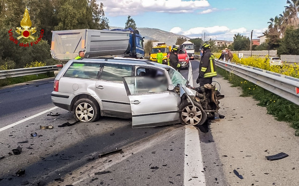Incidente mortale Villapiana Statale 106_vvf11