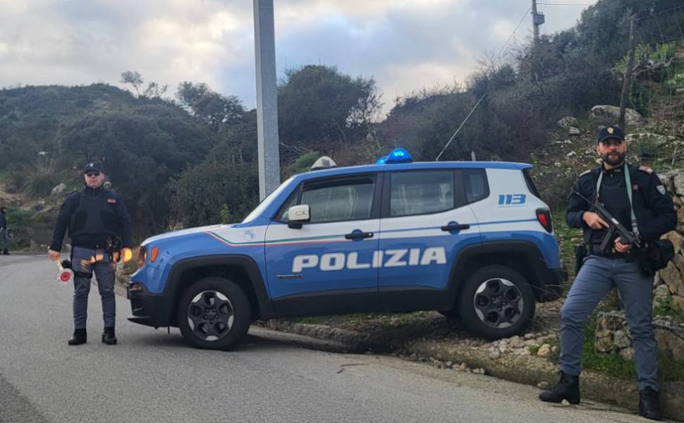 Pattuglia Polizia reparto prevenzione crimine