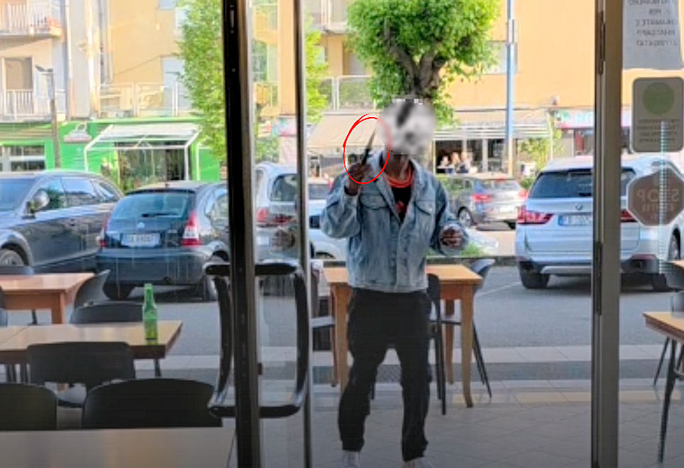 Tunisino quattromiglia tentata rapina