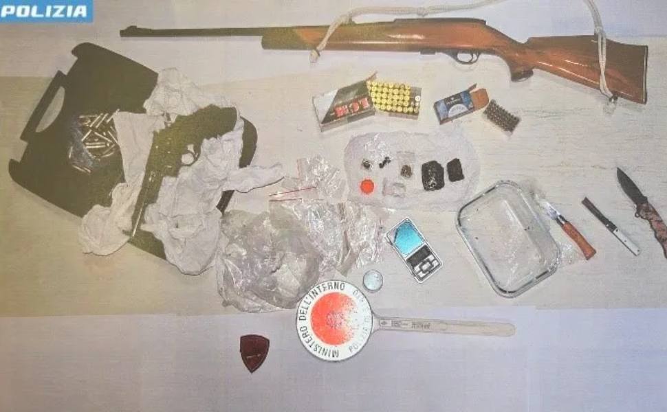 sequestro polizia crotone armi droga