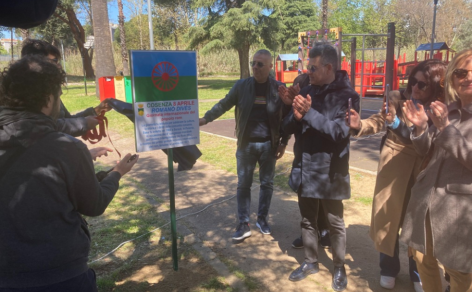 una-targa-per-il-popolo-rom