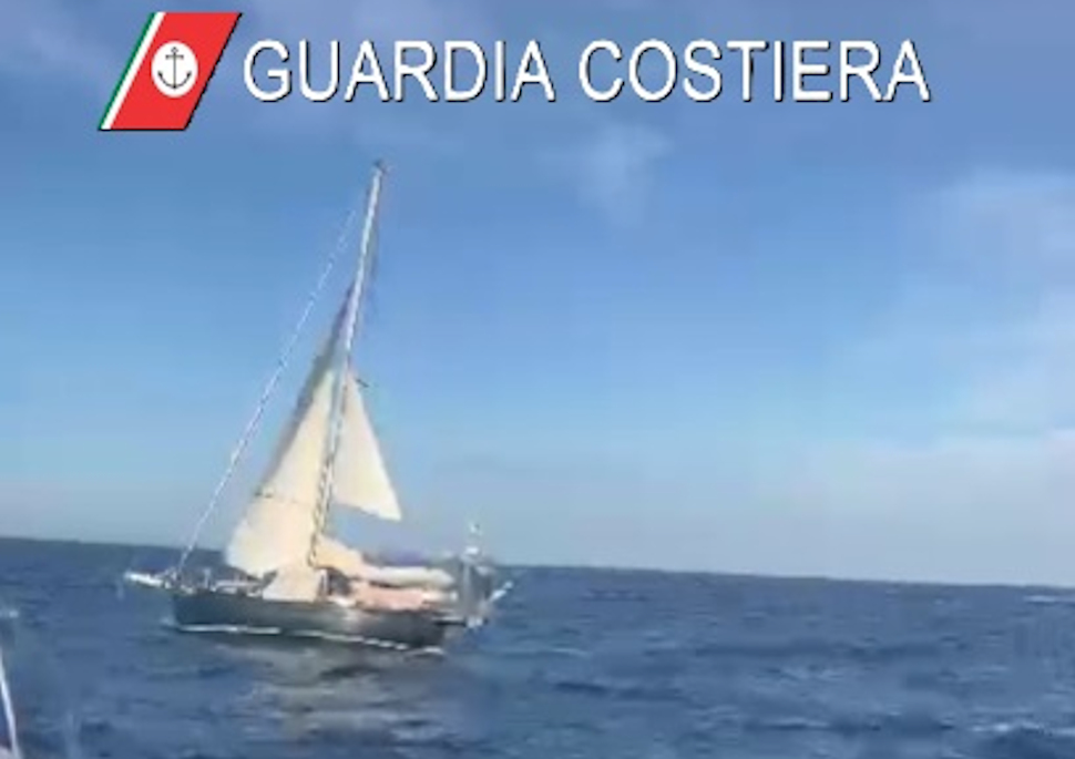 Guardia Costiera Corigliano velista capo trionto