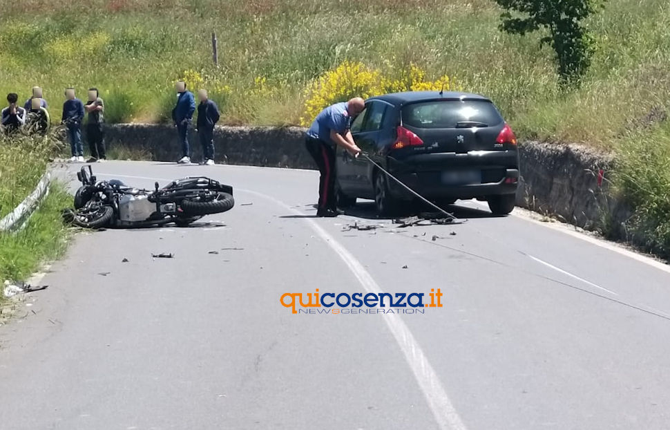 Incidente Carolei Domanico auto e moto