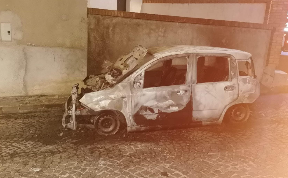 auto-incendiata-san-giovanni-di-gerace