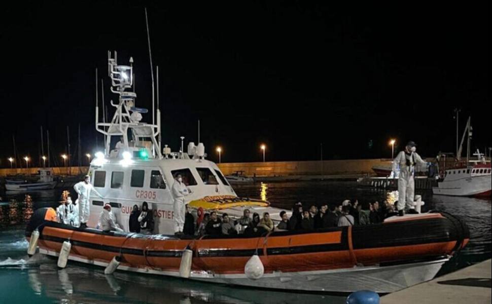 sbarco migranti roccella