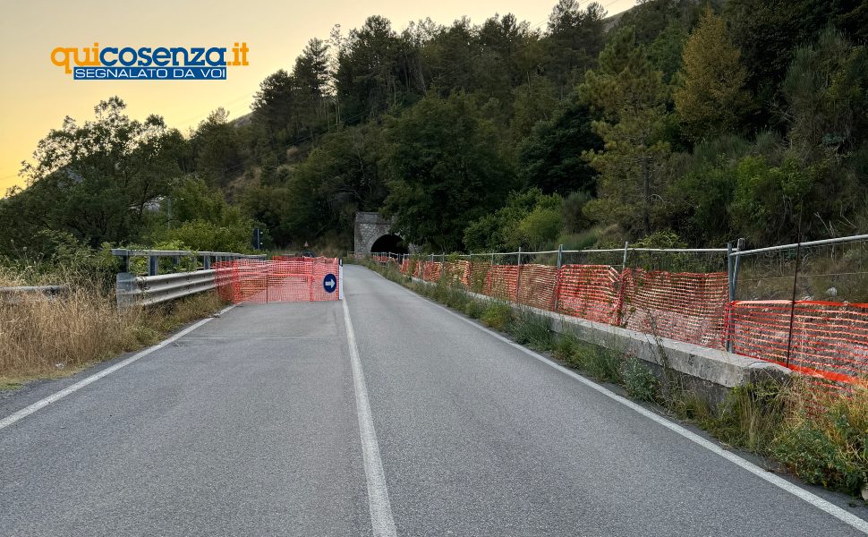 Mormanno strada SP241 una corsia
