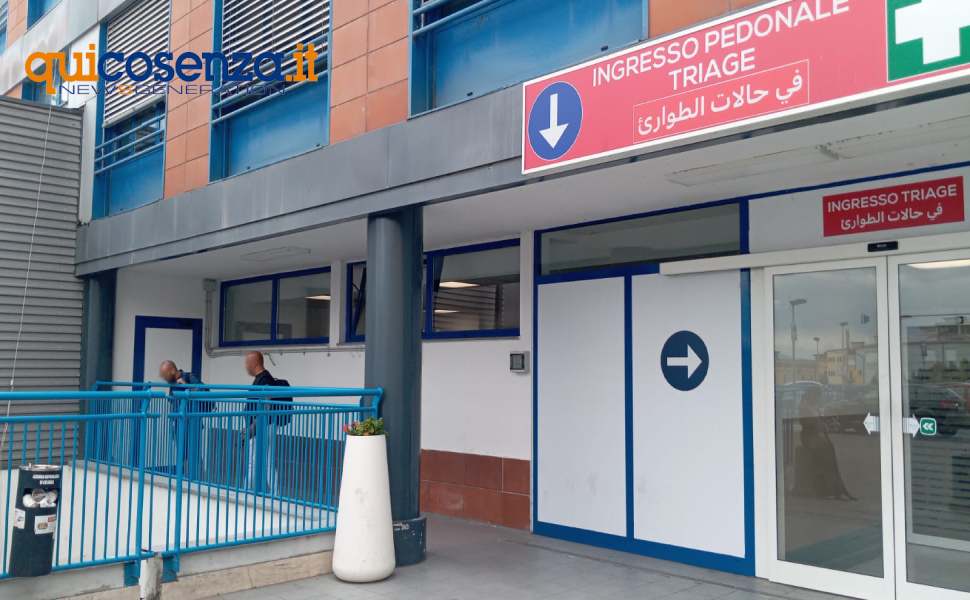 tentato suicidio PS Cosenza - balaustra