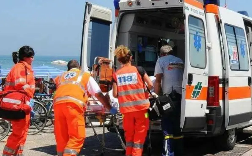 Ambulanza-spiaggia.
