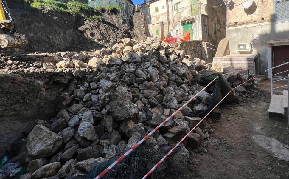 crollo muro san biagio corigliano rossano