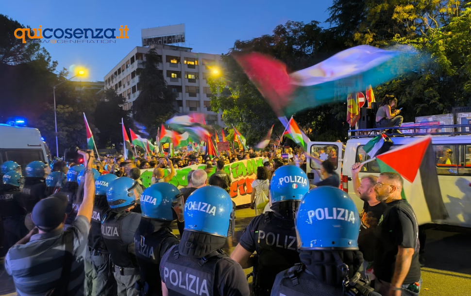 Gaza Corteo A2 CosenzaSuS