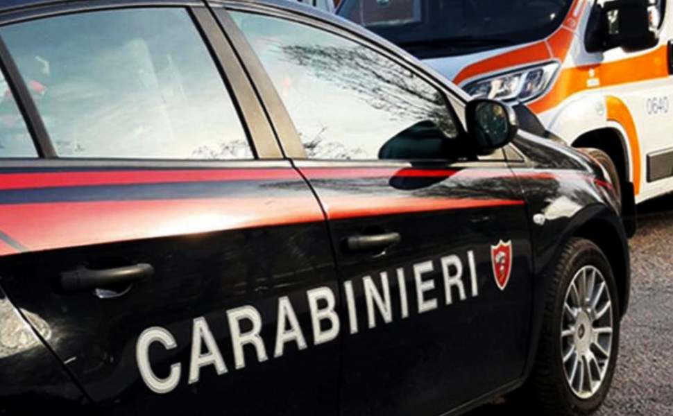 ambulanza e carabinieri