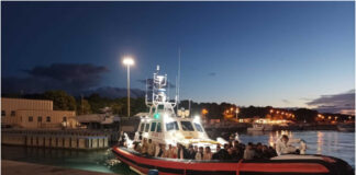 sbarco-migranti-Roccella