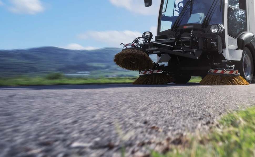 Interventi di pulizia strade, spazzamento meccanico