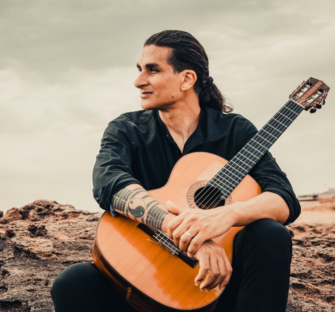 Cosenza, Daniele Fabio incanta il pubblico nella Biblioteca “M. Arnoni”. Il 7 novembre si esibirà Andrea Bauleo al pianoforte