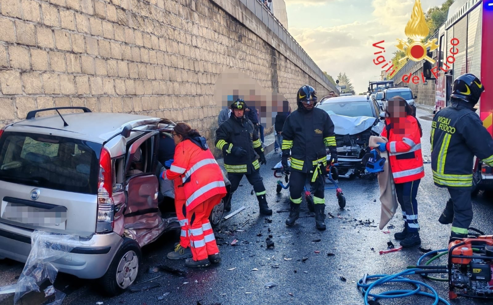 incidente panda citroen catanzaro viale de filippis 01
